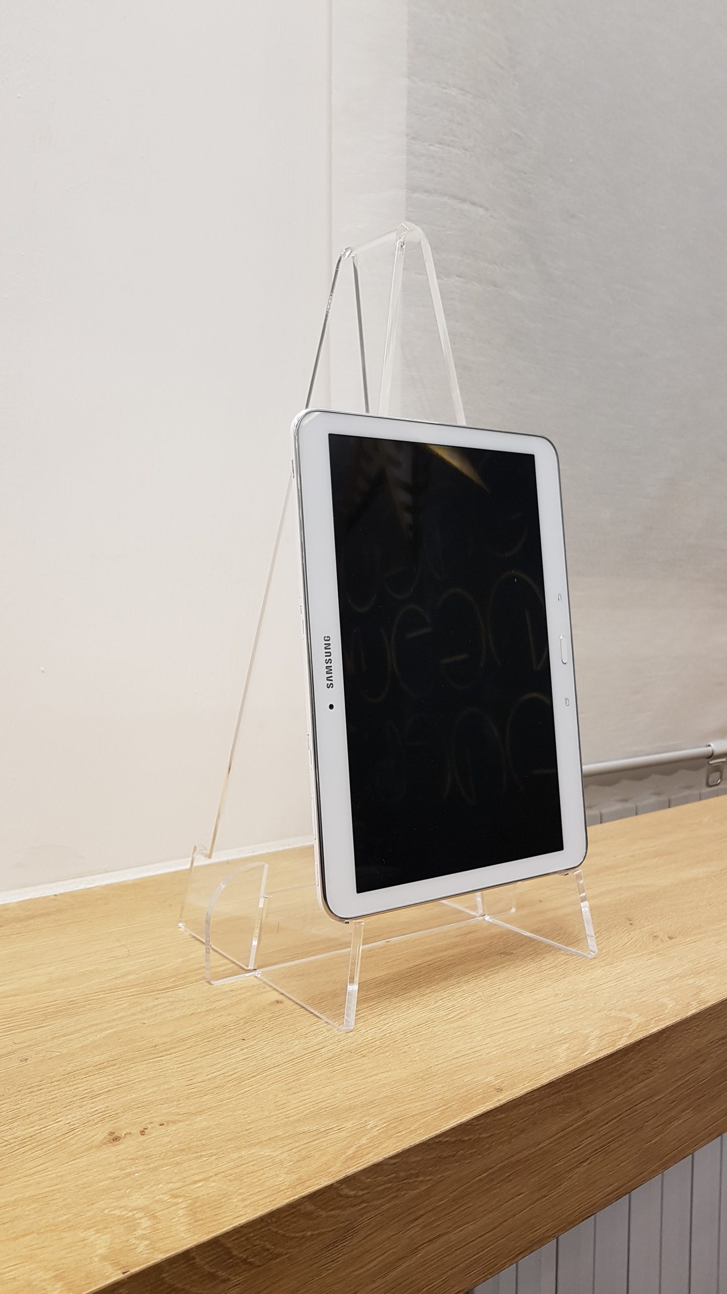 Porta Tablet in plexiglass trasparente